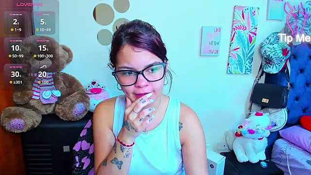 Emma boo online show from 01-17-26, 04:22