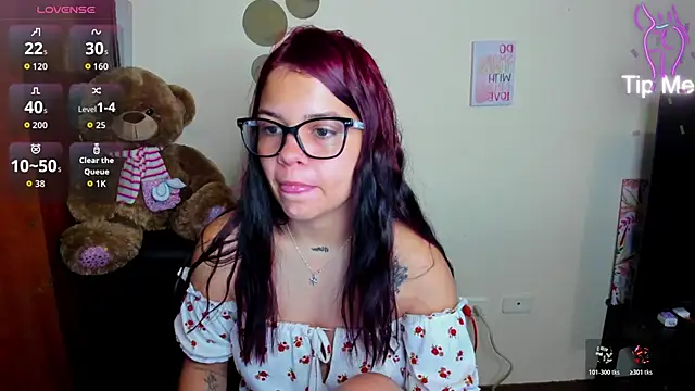 Snapshot of Emma_boo chatting on 02-12-26, 04:02 Emma boo online show from 02-12-26, 04:02