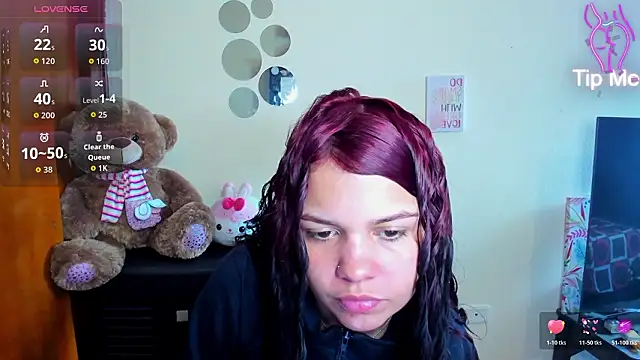 Snapshot of Emma_boo chatting on 02-13-26, 06:37 Emma boo online show from 02-13-26, 06:37