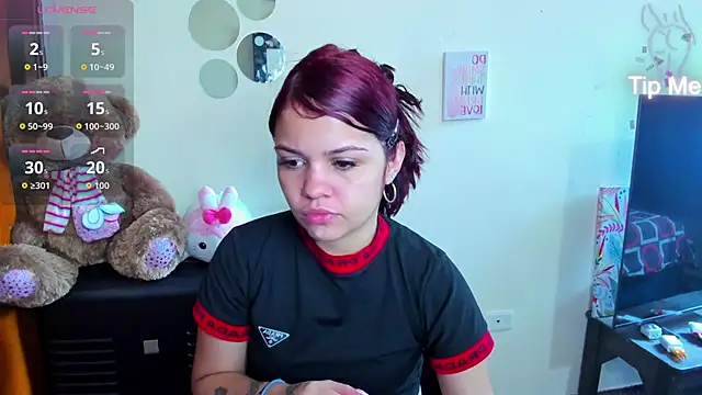 Snapshot of Emma_boo chatting on 02-15-26, 03:31 Emma boo online show from 02-15-26, 03:31