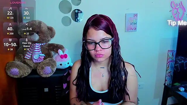 Snapshot of Emma_boo chatting on 03-04-26, 01:50 Emma boo online show from 03-04-26, 01:50