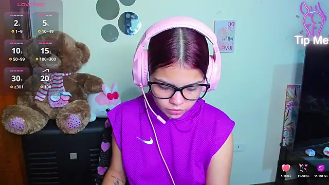 Snapshot of Emma_boo chatting on 03-08-26, 02:54 Emma boo online show from 03-08-26, 02:54