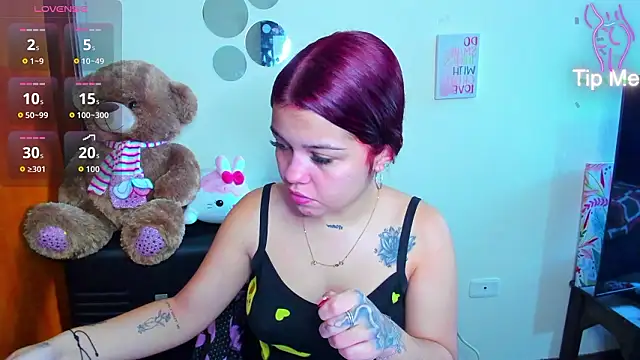 Snapshot of Emma_boo chatting on 03-24-26, 02:55 Emma boo online show from 03-24-26, 02:55