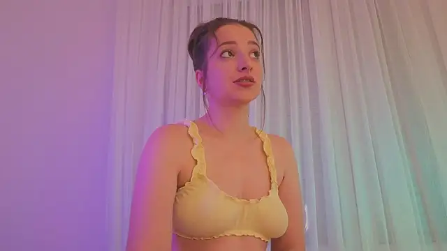 Snapshot of _annieone chatting on 11-05-25, 05:35 annieone online show from 11-05-25, 05:35