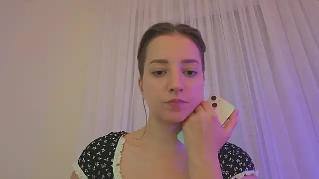 Snapshot of _annieone chatting on 11-08-25, 10:41 annieone online show from 11-08-25, 10:41