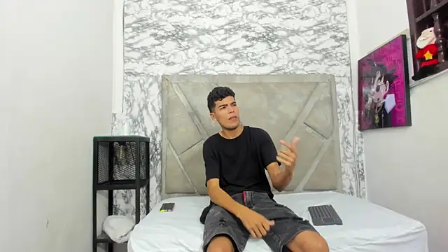 Snapshot of tomy_hotboy chatting on 10-29-25, 06:04 tomy hotboy online show from 10-29-25, 06:04