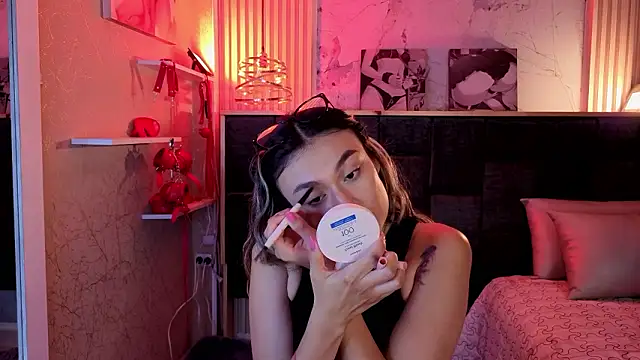 Im-Lola online show from 02-21-26, 08:43