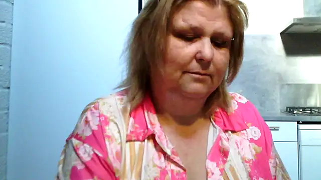 Sylviastar46 online show from 03-02-26, 09:27