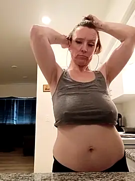 Snapshot of Karebearz1 chatting on 03-07-26, 04:59 Karebearz1 online show from 03-07-26, 04:59