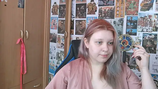 Snapshot of FoxPlayXX chatting on 07-14-26, 10:21 FoxPlayXX online show from 07-14-26, 10:21