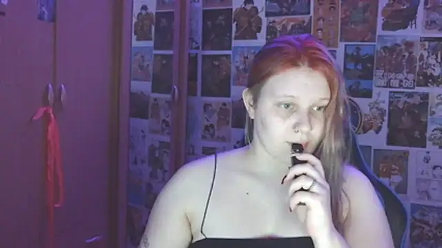 Snapshot of FoxPlayXX chatting on 07-15-26, 09:20 FoxPlayXX online show from 07-15-26, 09:20