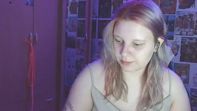 Snapshot of FoxPlayXX chatting on 07-23-26, 09:35 FoxPlayXX online show from 07-23-26, 09:35