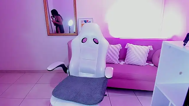 Mia Greco1 online show from 11-20-25, 12:27