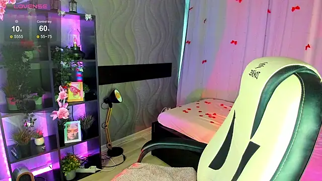 Snapshot of MistyLovia chatting on 03-11-26, 09:15 MistyLovia online show from 03-11-26, 09:15