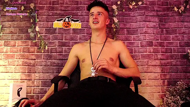 Snapshot of SirReedd chatting on 10-29-25, 05:58 SirReedd online show from 10-29-25, 05:58