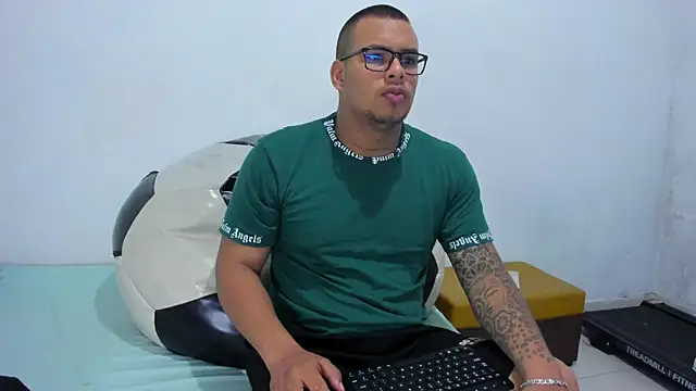 LucassFoster online show from 11-24-25, 01:22