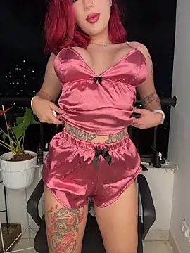 Snapshot of Raven_DeVille chatting on 11-11-25, 01:05 Raven DeVille online show from 11-11-25, 01:05