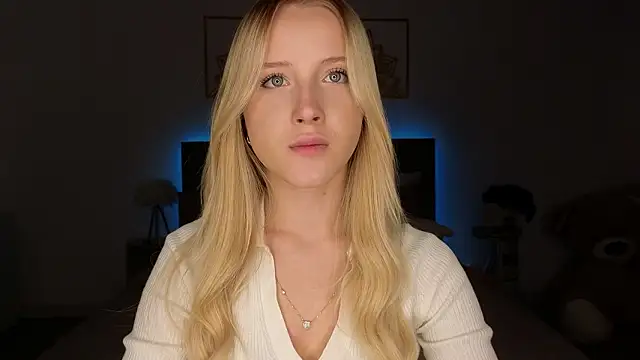 Snapshot of adele_armass chatting on 03-26-26, 09:20 adele armass online show from 03-26-26, 09:20