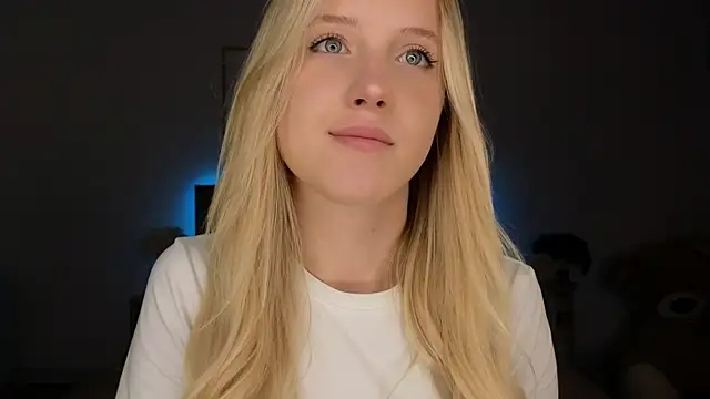 Snapshot of adele_armass chatting on 03-29-26, 09:04 adele armass online show from 03-29-26, 09:04