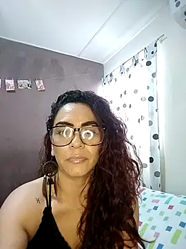 Snapshot of ROSALIAFILL chatting on 10-30-25, 08:42 ROSALIAFILL online show from 10-30-25, 08:42