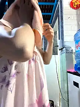 Snapshot of Okleotina9 chatting on 03-09-26, 03:54 Okleotina9 online show from 03-09-26, 03:54