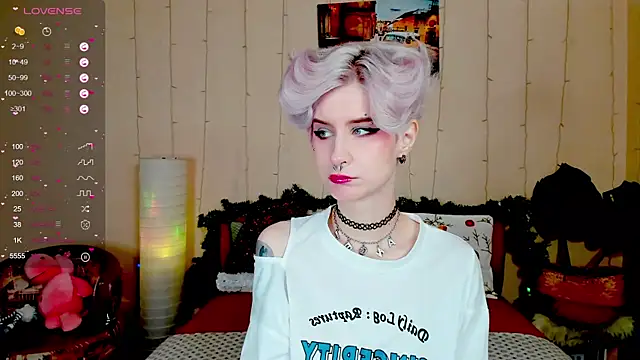 Snapshot of Angel_Julles chatting on 12-21-25, 01:35 Angel Julles online show from 12-21-25, 01:35