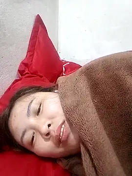 Snapshot of Elina_99 chatting on 11-19-25, 02:44 Elina 99 online show from 11-19-25, 02:44