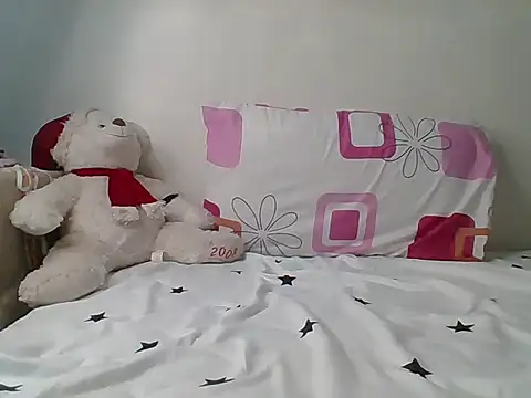 Snapshot of Petite_baby5 chatting on 02-20-26, 05:13 Petite baby5 online show from 02-20-26, 05:13