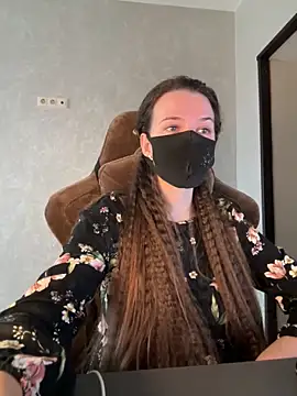 ZlatoslavaLo online show from 11-11-25, 05:51