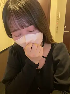 Snapshot of emiri_da_nyan chatting on 02-19-26, 06:42 emiri da nyan online show from 02-19-26, 06:42