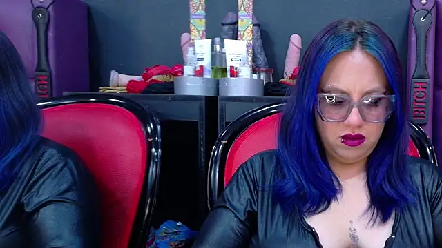 Snapshot of BellaBarness chatting on 11-04-25, 02:38 BellaBarness online show from 11-04-25, 02:38