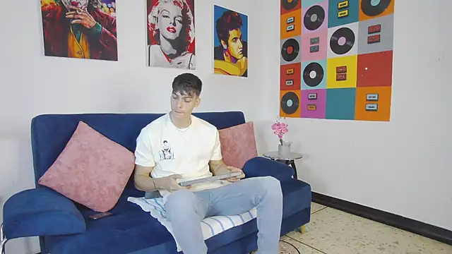 AlessioVitale online show from 11-21-25, 12:15