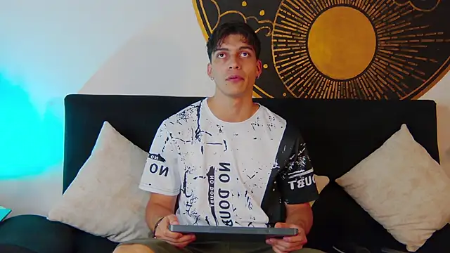 AlessioVitale online show from 02-24-26, 07:56