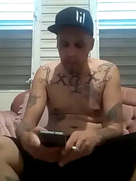 Snapshot of feoGG197 chatting on 11-10-25, 12:26 feoGG197 online show from 11-10-25, 12:26