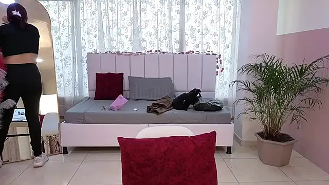 alaia skater online show from 02-06-26, 07:28