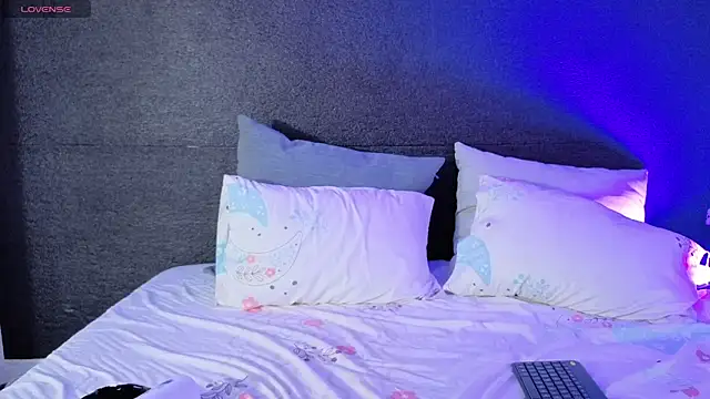 Ania rose online show from 11-12-25, 08:08