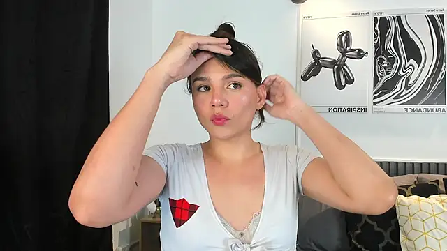 Cloe Bonne online show from 11-22-25, 08:19