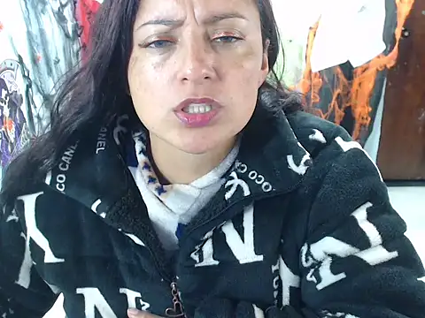 Snapshot of kristelltender1 chatting on 10-31-25, 02:01 kristelltender1 online show from 10-31-25, 02:01