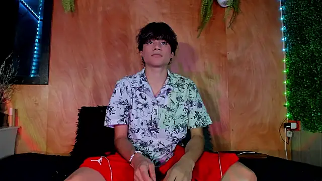 Leo Glow online show from 03-20-26, 11:20