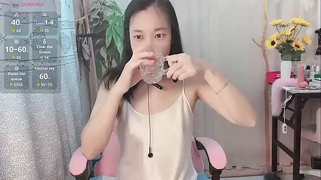 Lingling-Baby520 online show from 07-14-26, 01:52