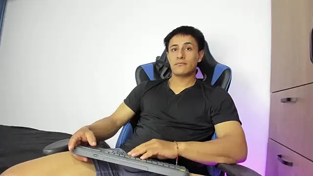 dorman boy online show from 11-09-25, 04:55