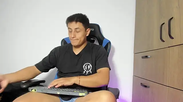 dorman boy online show from 01-07-26, 03:53