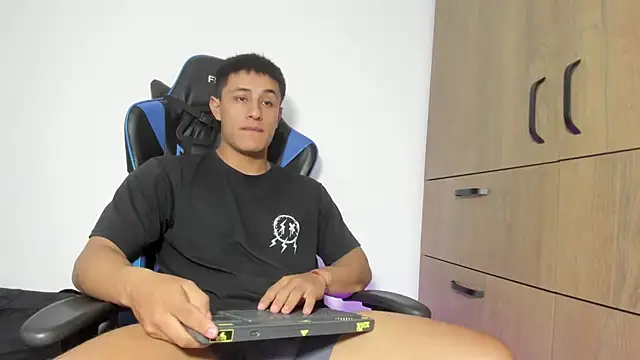 dorman boy online show from 01-08-26, 03:53