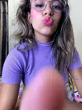 Snapshot of liahot69 chatting on 11-19-25, 03:06 liahot69 online show from 11-19-25, 03:06