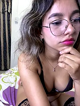 Snapshot of liahot69 chatting on 11-22-25, 03:49 liahot69 online show from 11-22-25, 03:49