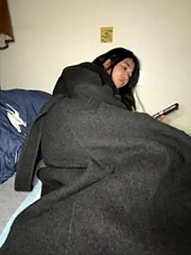 Snapshot of daaqnn chatting on 12-19-25, 11:50 daaqnn online show from 12-19-25, 11:50