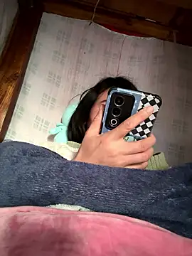 Snapshot of daaqnn chatting on 01-08-26, 11:18 daaqnn online show from 01-08-26, 11:18