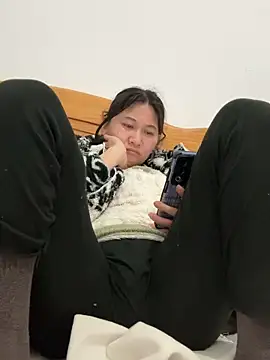 Snapshot of daaqnn chatting on 03-01-26, 01:24 daaqnn online show from 03-01-26, 01:24