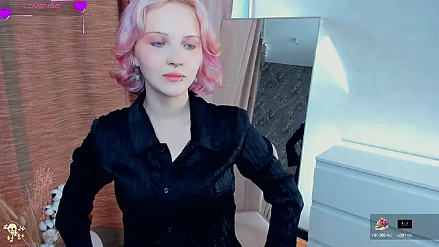 Snapshot of LorenzaGrill chatting on 11-03-25, 06:58 LorenzaGrill online show from 11-03-25, 06:58