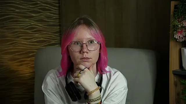 Snapshot of HanVertz chatting on 11-01-25, 09:22 HanVertz online show from 11-01-25, 09:22